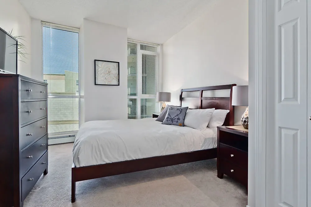O Stays Waterfront YYC 3*,  كندا