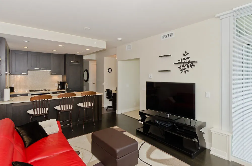 O Stays Waterfront YYC فندق
