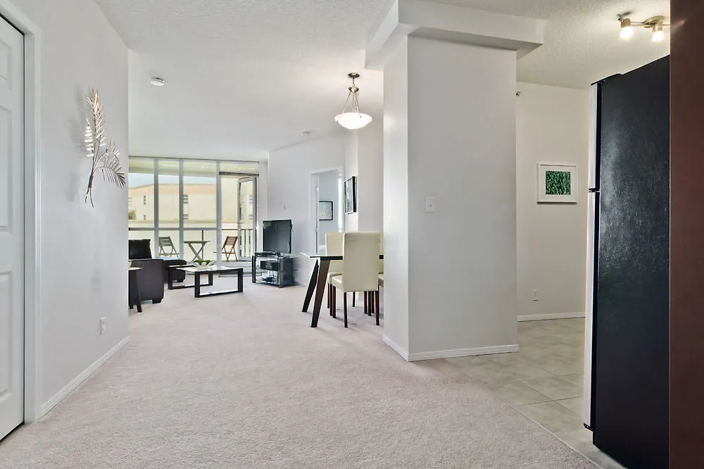 O Stays Waterfront YYC 3*,